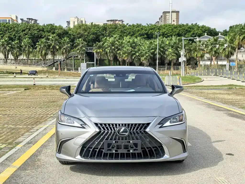Lexus ES 2023 из CN, фото 2