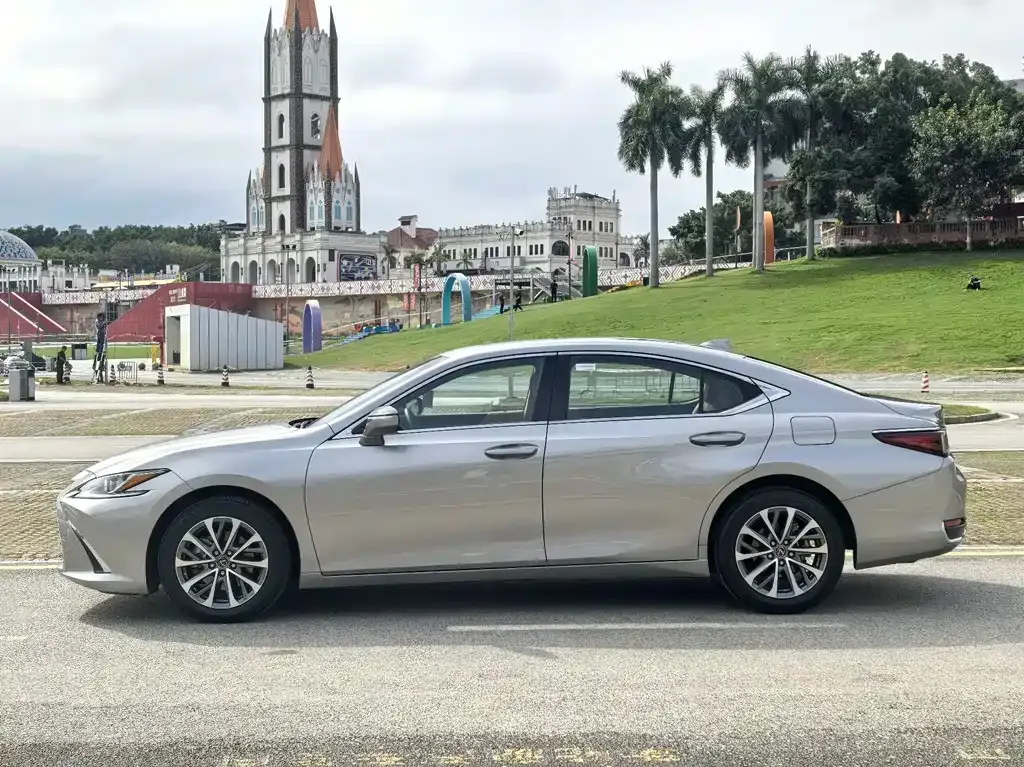 Lexus ES 2023 из CN, фото 3