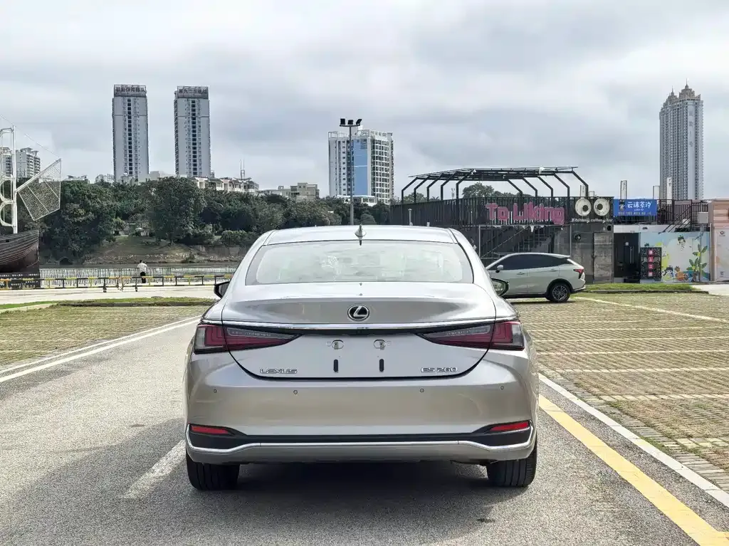 Lexus ES 2023 из CN, фото 5
