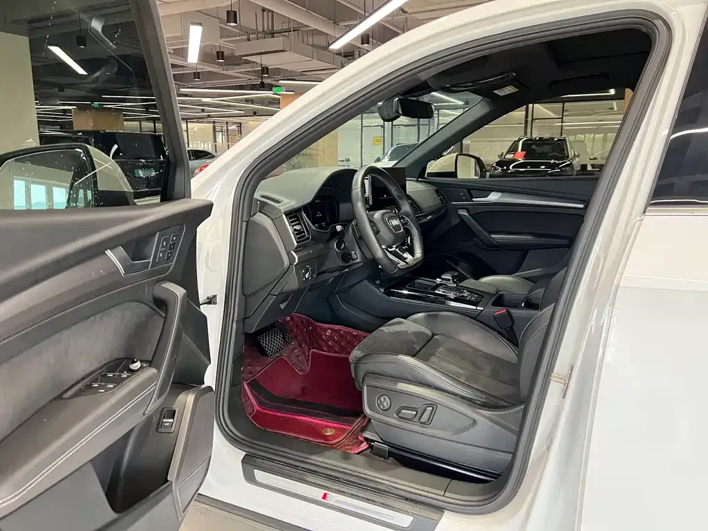 Audi Q5L 2022 из CN, фото 8