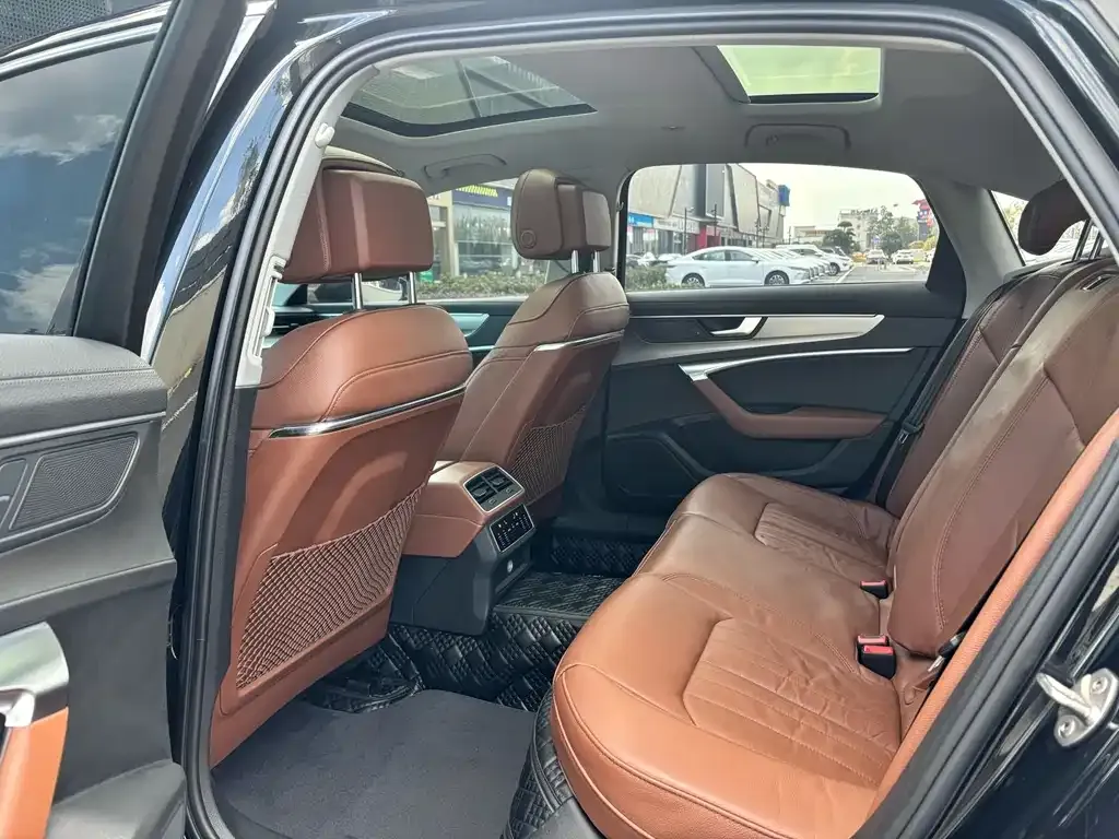 Audi A6L 2021 из CN, фото 6