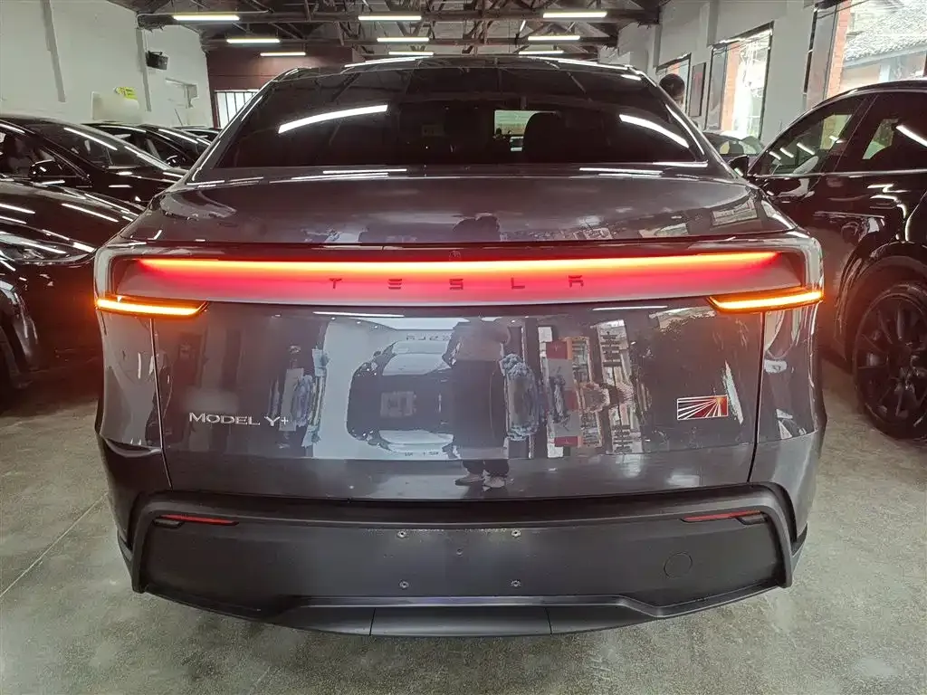 Tesla Model Y 2025 из CN, фото 6
