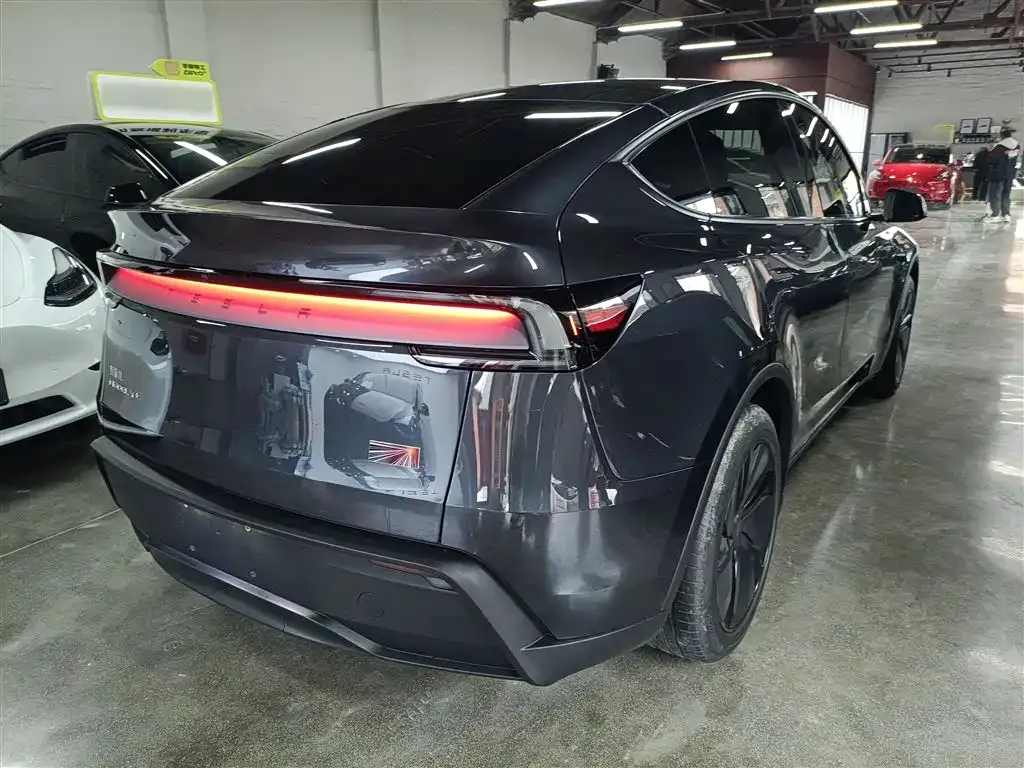 Tesla Model Y 2025 из CN, фото 7