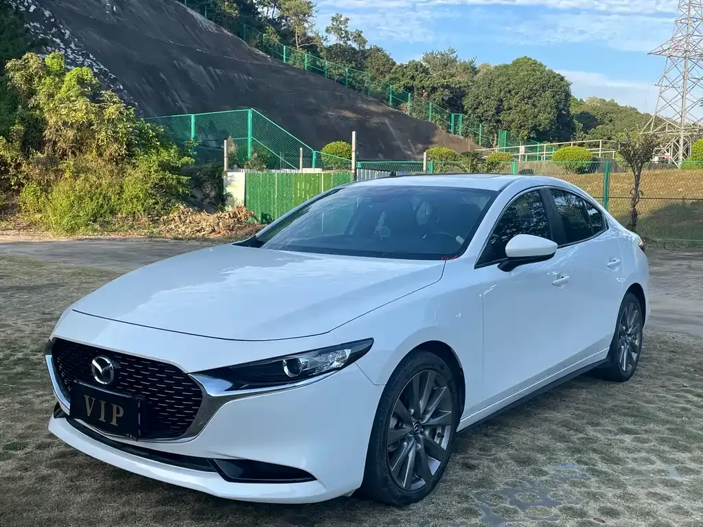 Mazda 3 Axela 2022 из CN, фото 1