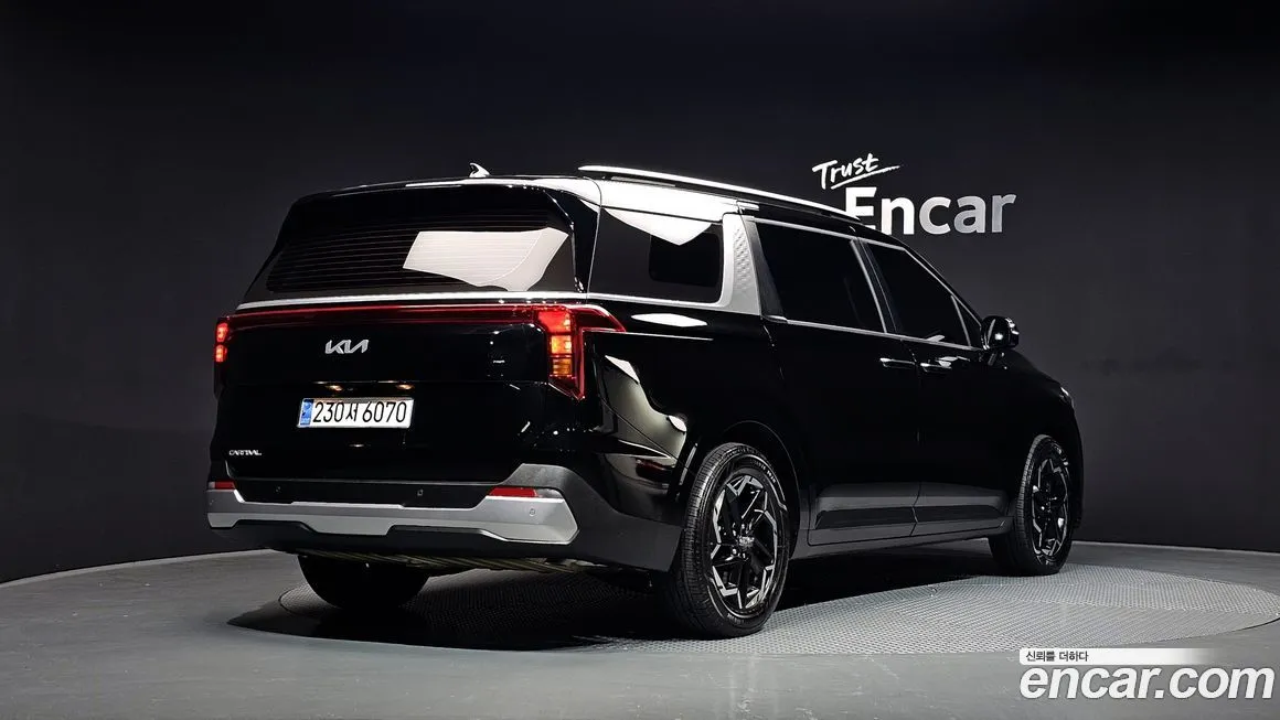 Kia Carnival — фото 2