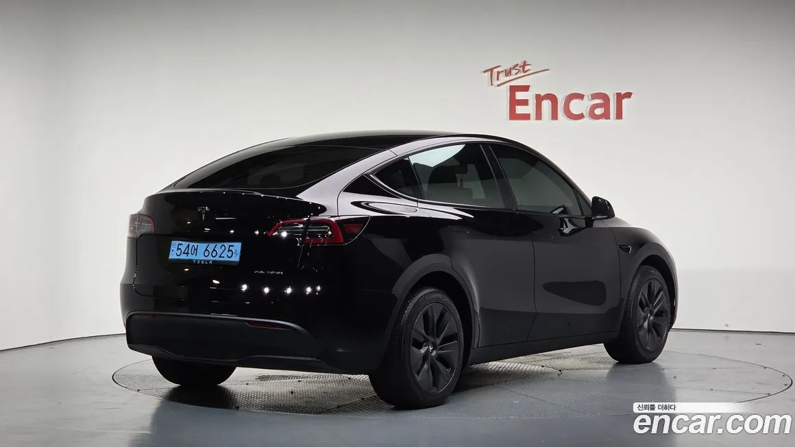 Tesla Model Y — фото 2