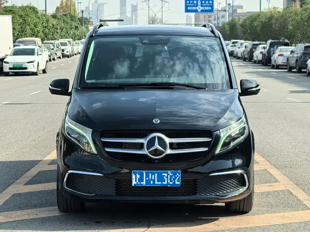 Mercedes-Benz V-Class 2022 из CN, фото 2