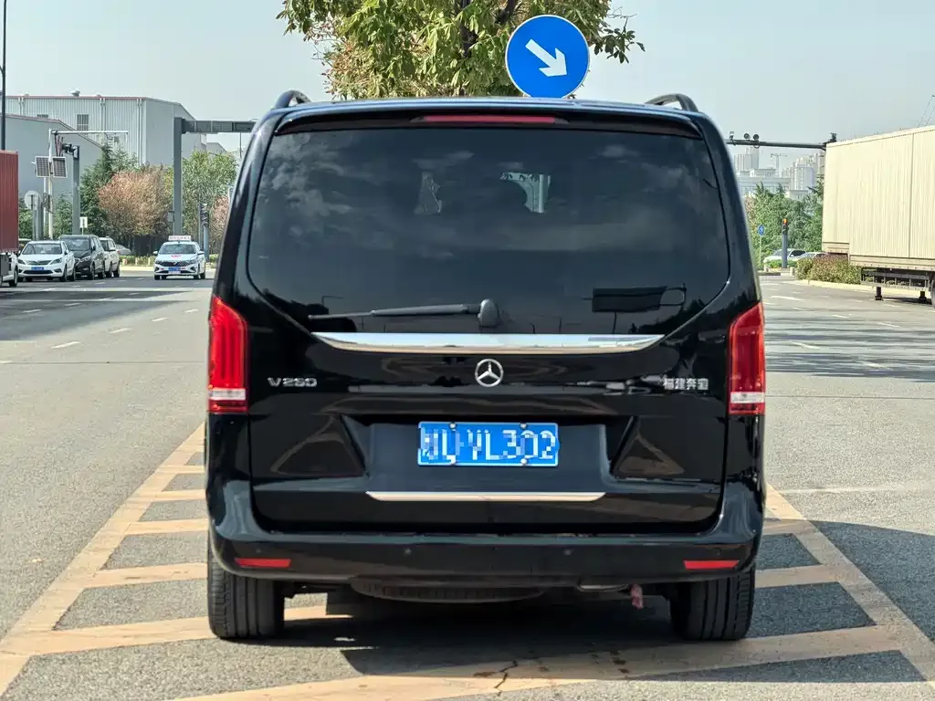 Mercedes-Benz V-Class 2022 из CN, фото 8