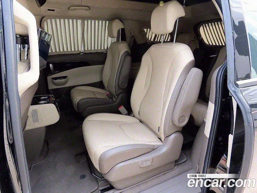 Kia Carnival — фото 6