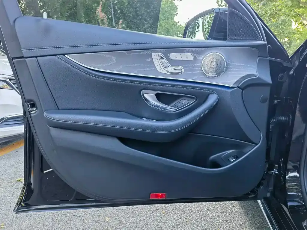 Mercedes-Benz E-Class 2023 из CN, фото 3