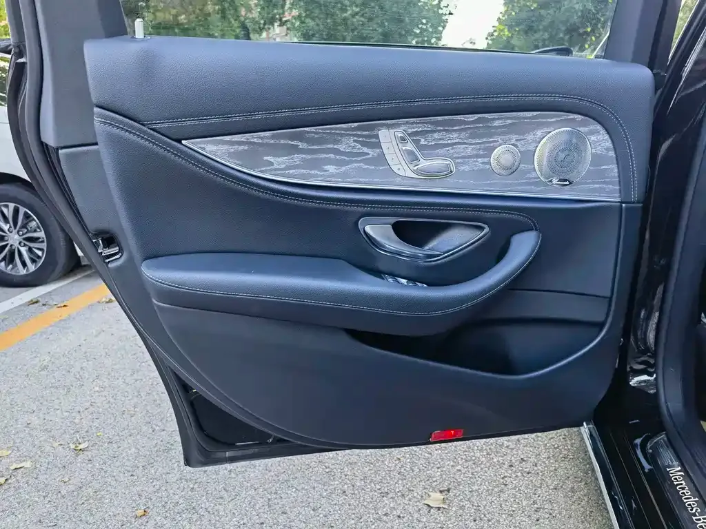 Mercedes-Benz E-Class 2023 из CN, фото 8