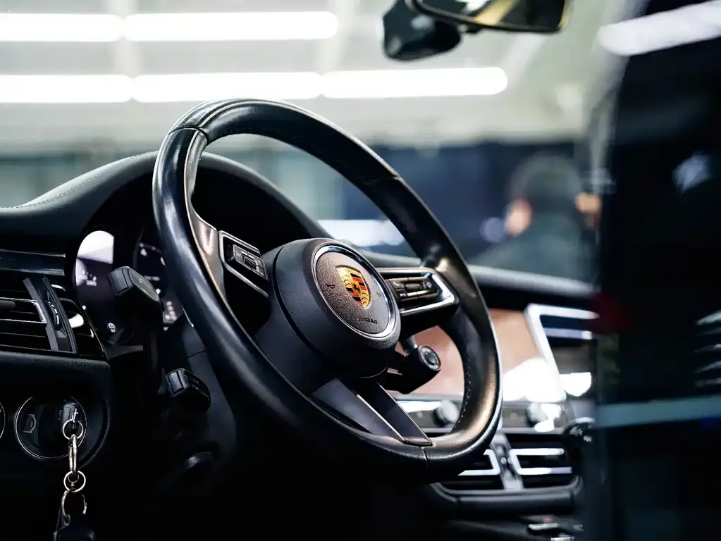 Porsche Macan — фото 9