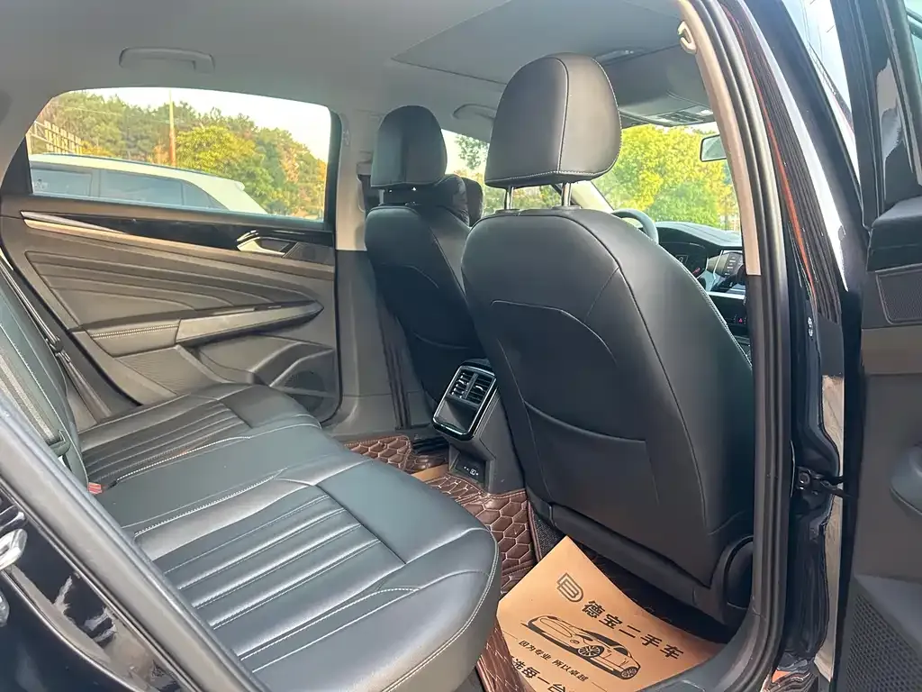 Volkswagen Passat 2021 из CN, фото 10