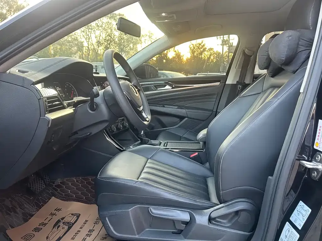 Volkswagen Passat 2021 из CN, фото 4