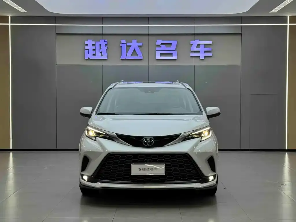 Toyota Granvia 2024 из CN, фото 2