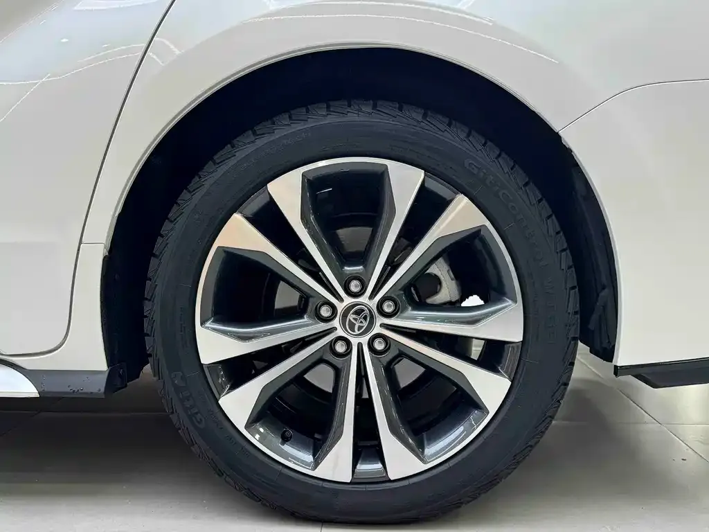 Toyota Granvia 2024 из CN, фото 4
