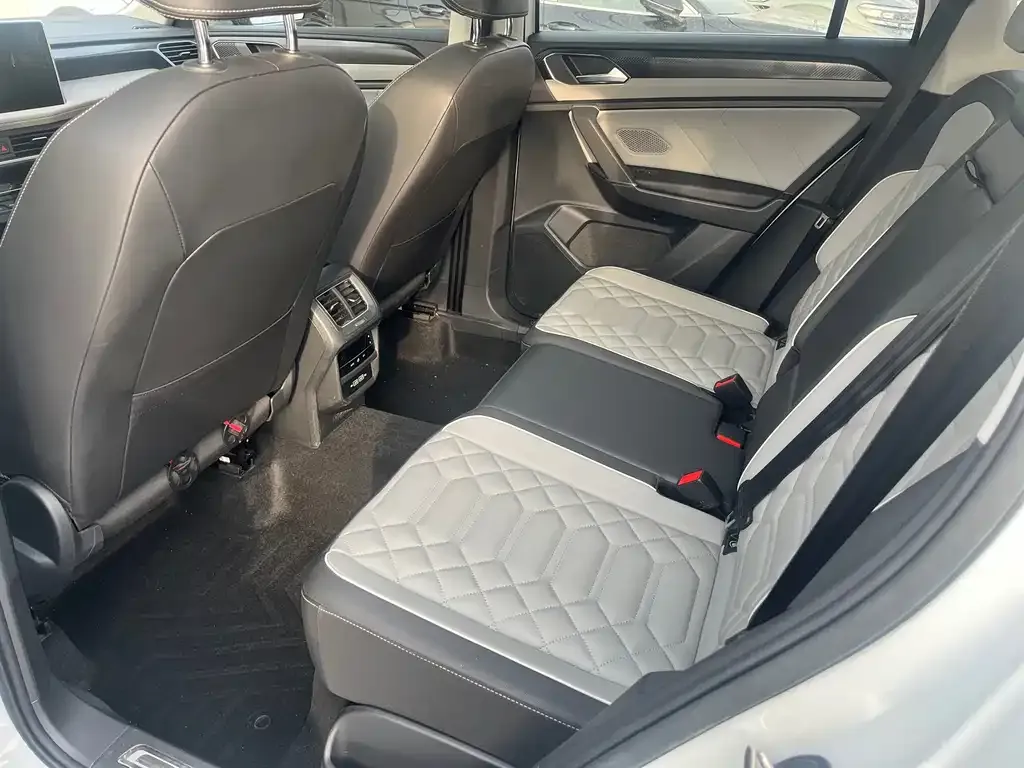 Volkswagen Tayron 2023 из CN, фото 8