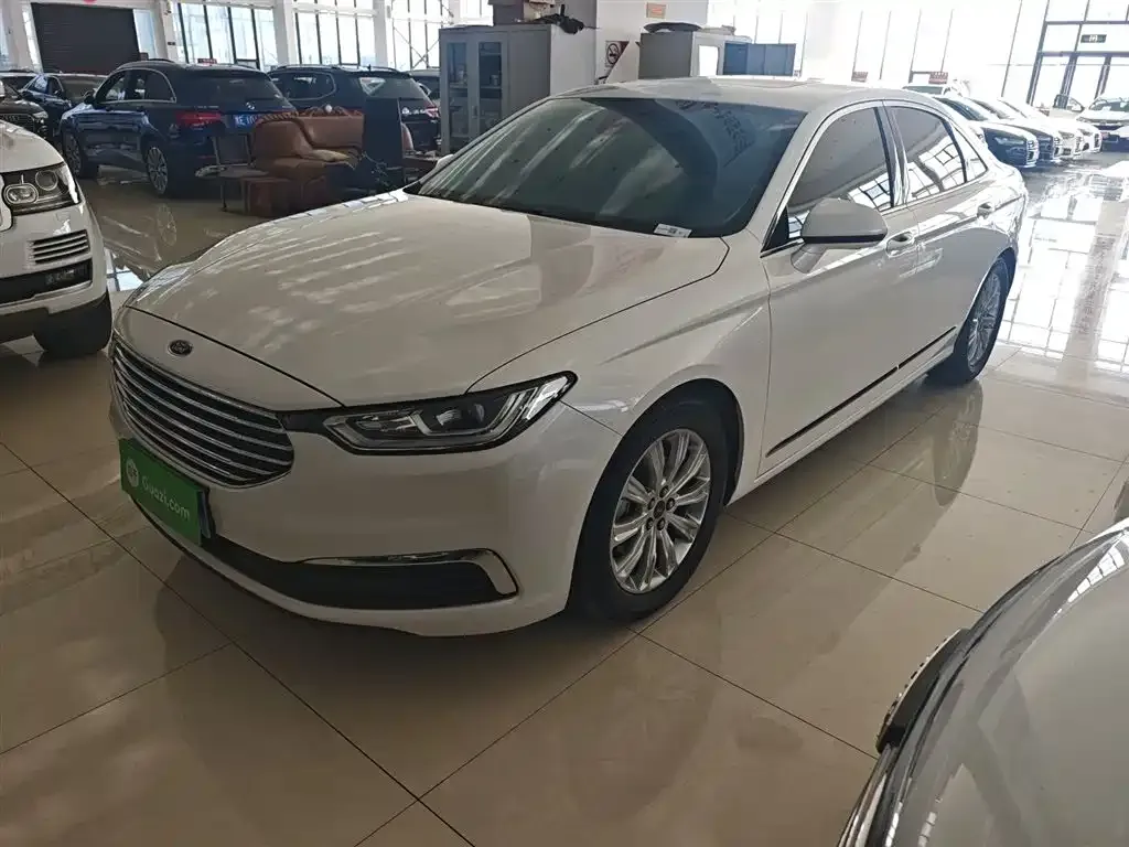 Ford Taurus 2022 из CN, фото 2