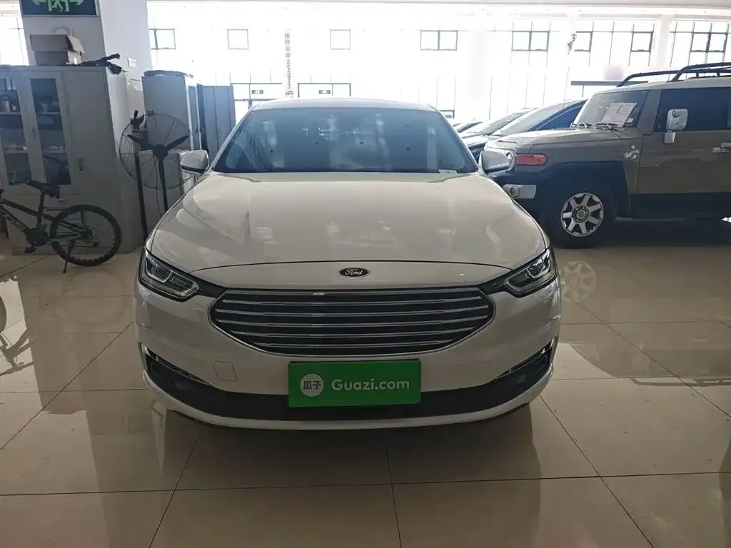 Ford Taurus 2022 из CN, фото 4