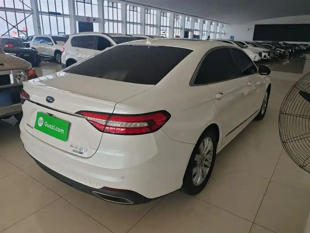 Ford Taurus 2022 из CN, фото 7