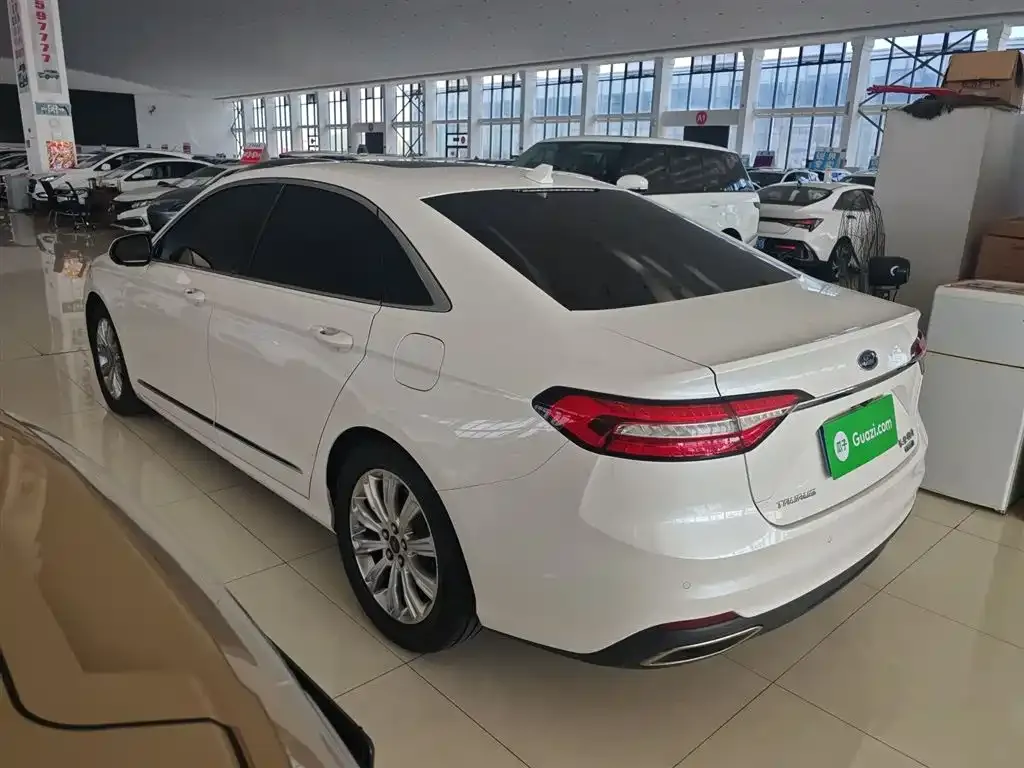 Ford Taurus 2022 из CN, фото 9