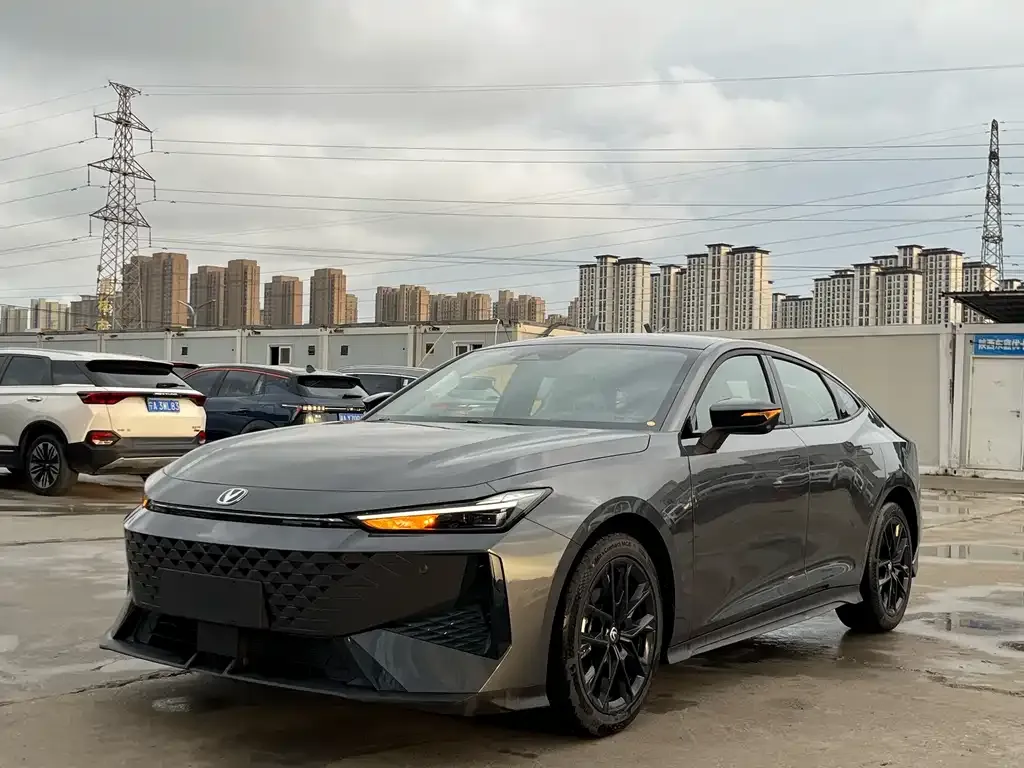 Changan UNI-V 2025 из CN, фото 1