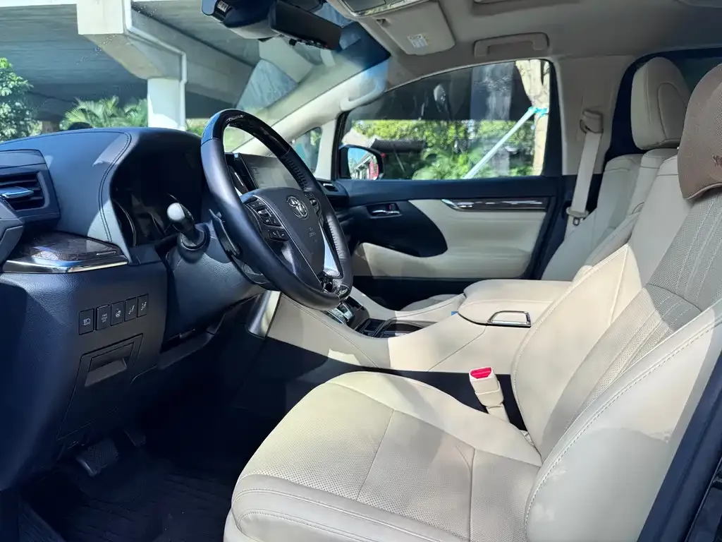 Toyota Alphard 2022 из CN, фото 10