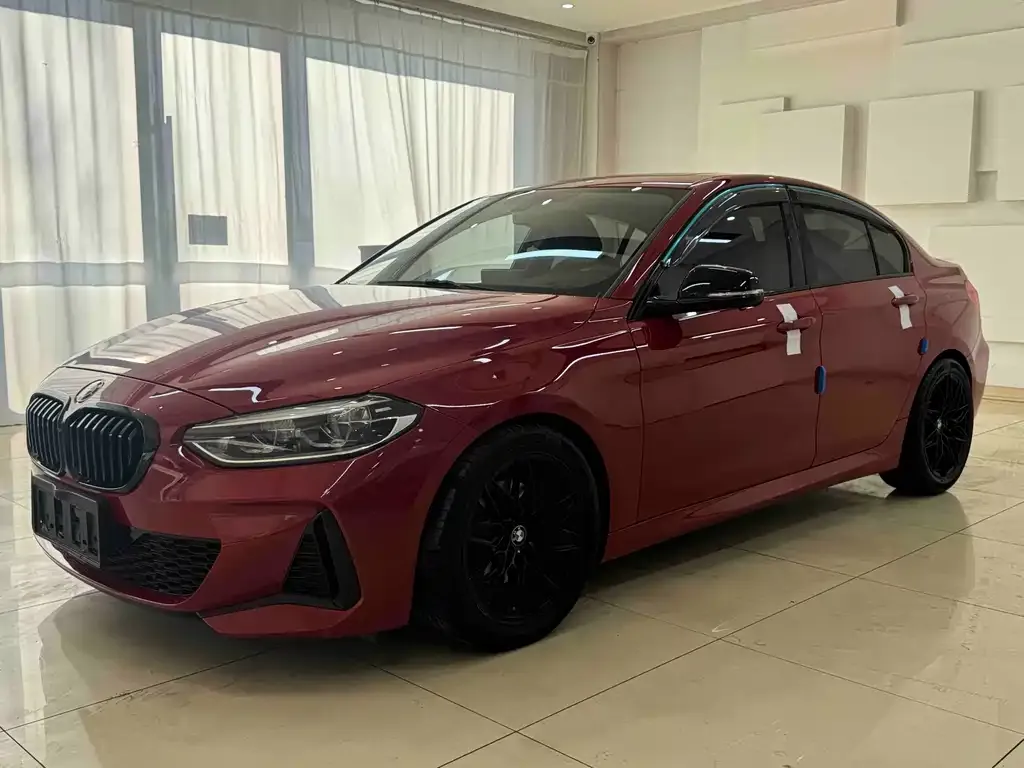 BMW 1 Series 2021 из CN, фото 1