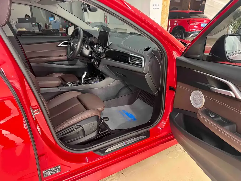BMW 1 Series 2021 из CN, фото 10