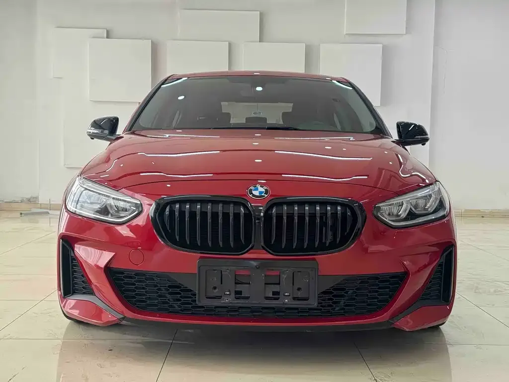 BMW 1 Series 2021 из CN, фото 2