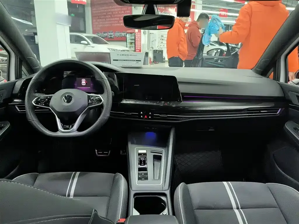Volkswagen Golf 2023 из CN, фото 3