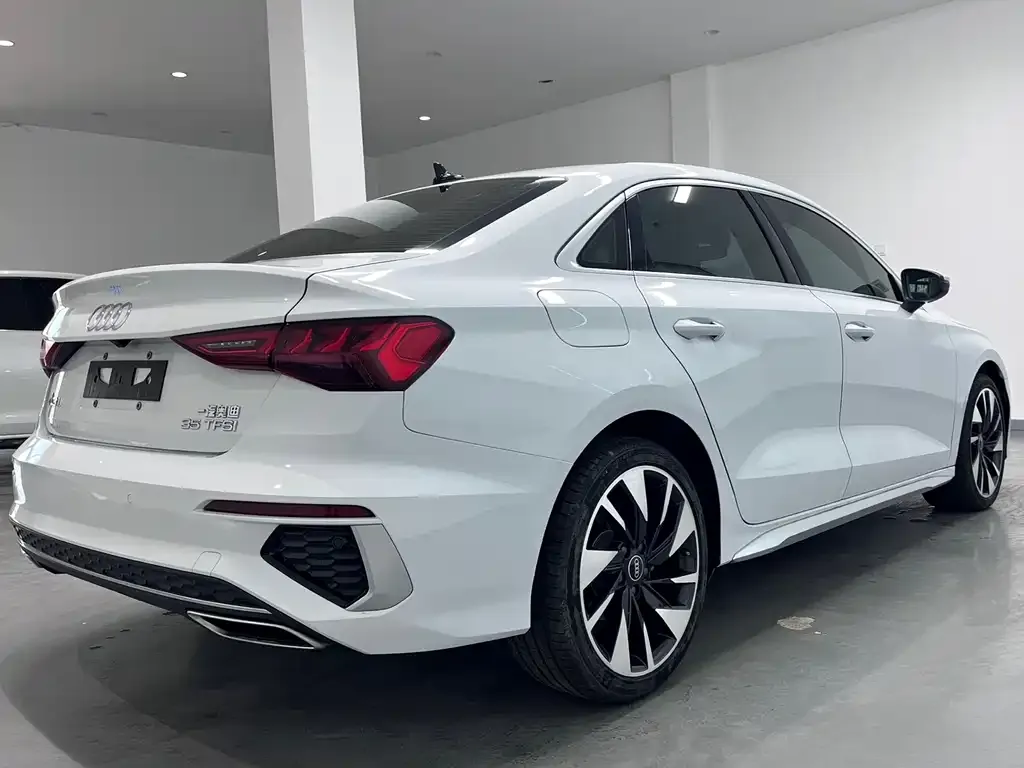 Audi A3 2022 из CN, фото 4