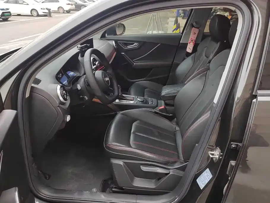 Audi Q2L 2023 из CN, фото 9