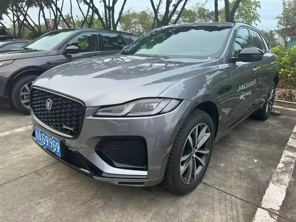 Jaguar F-PACE — фото 1
