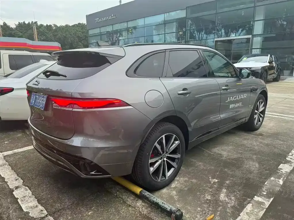 Jaguar F-PACE — фото 3