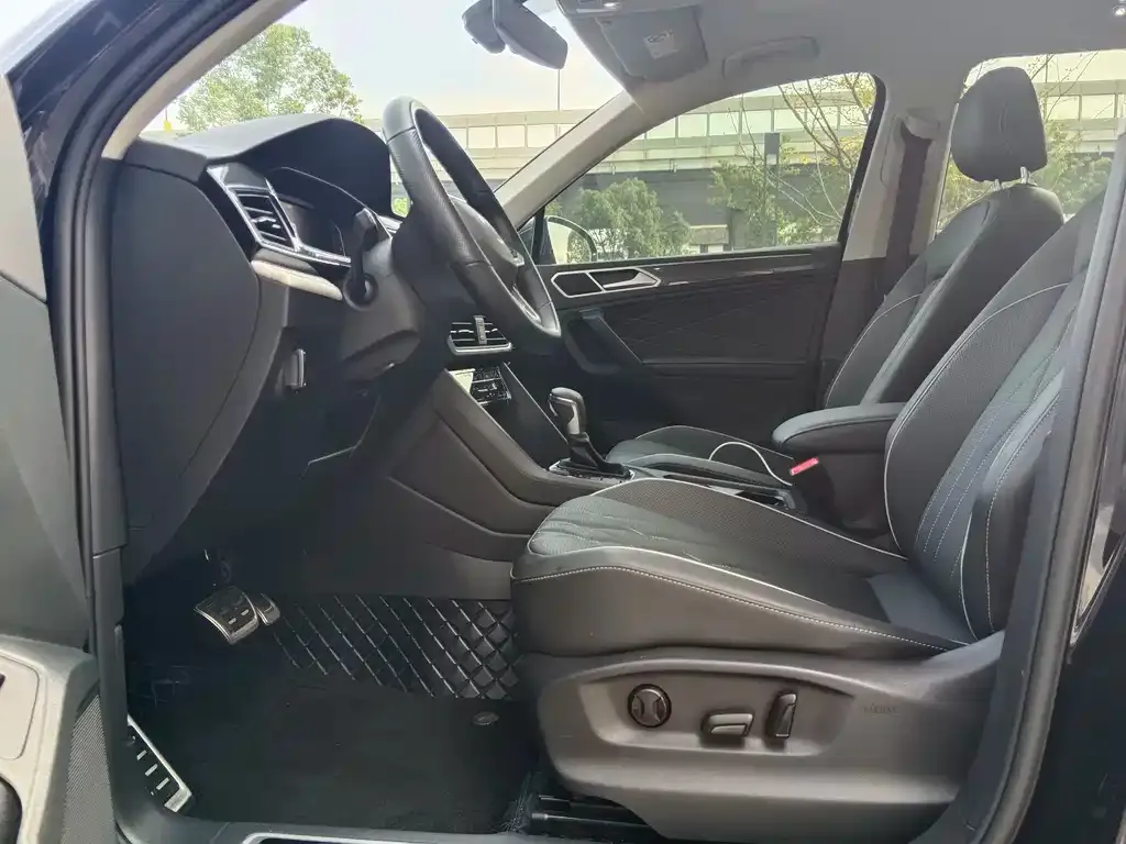 Volkswagen Tiguan L 2024 из CN, фото 4
