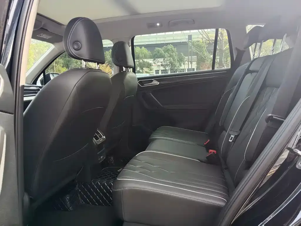 Volkswagen Tiguan L 2024 из CN, фото 5