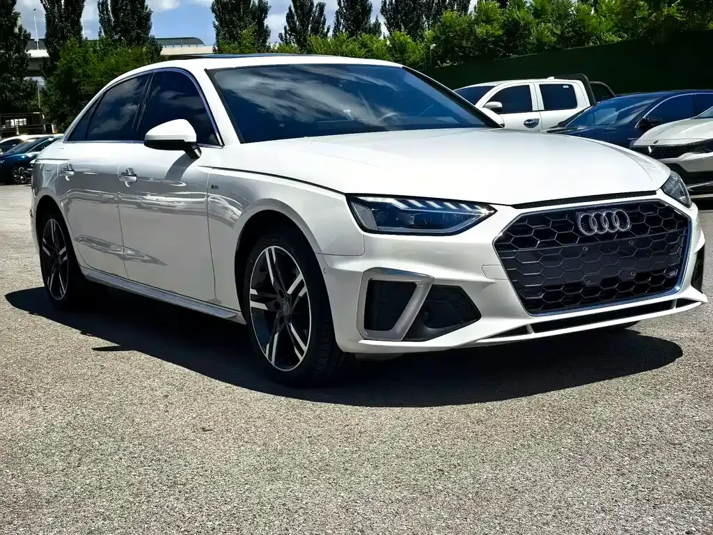 Audi A4L 2021 из CN, фото 3