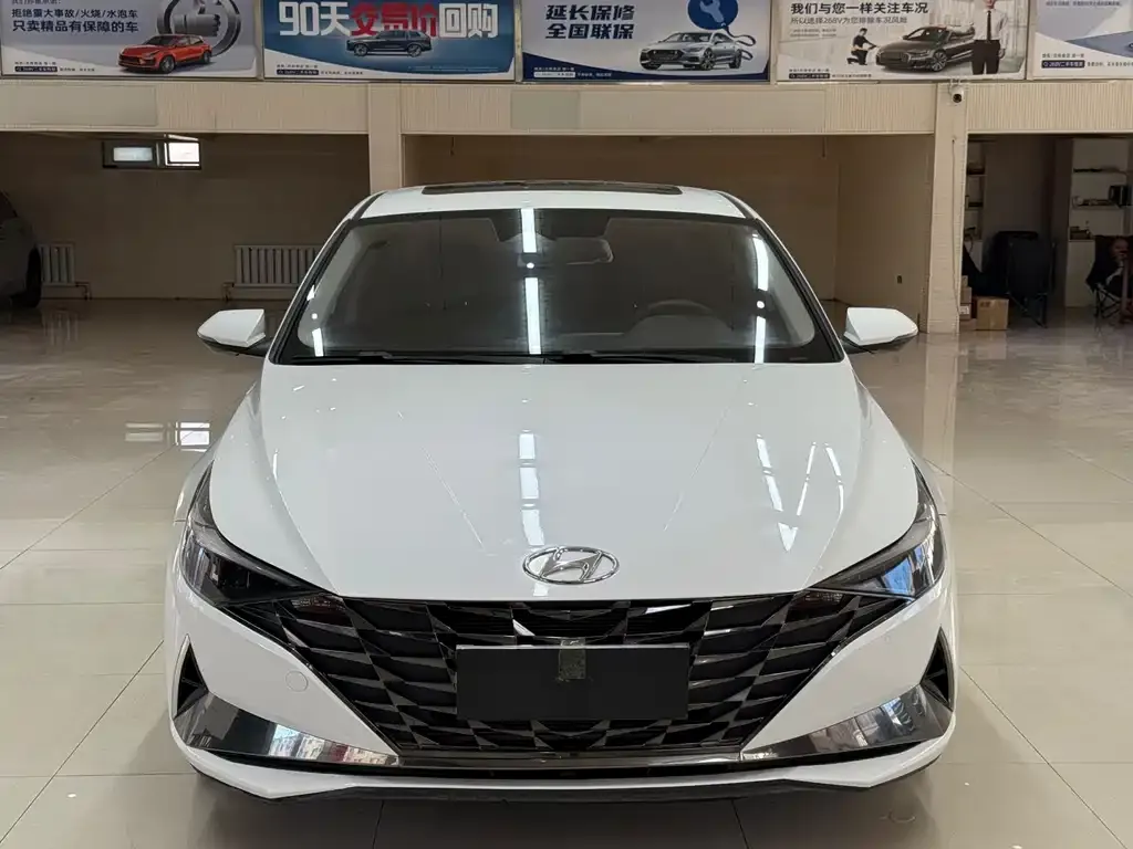 Hyundai Elantra — фото 2