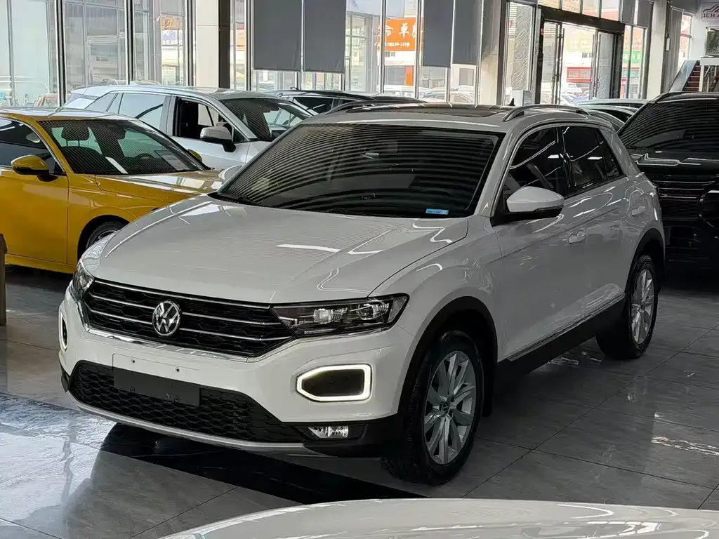 Volkswagen T-Roc — фото 1