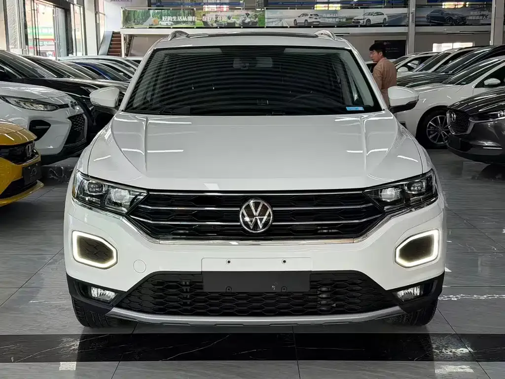 Volkswagen T-Roc — фото 3
