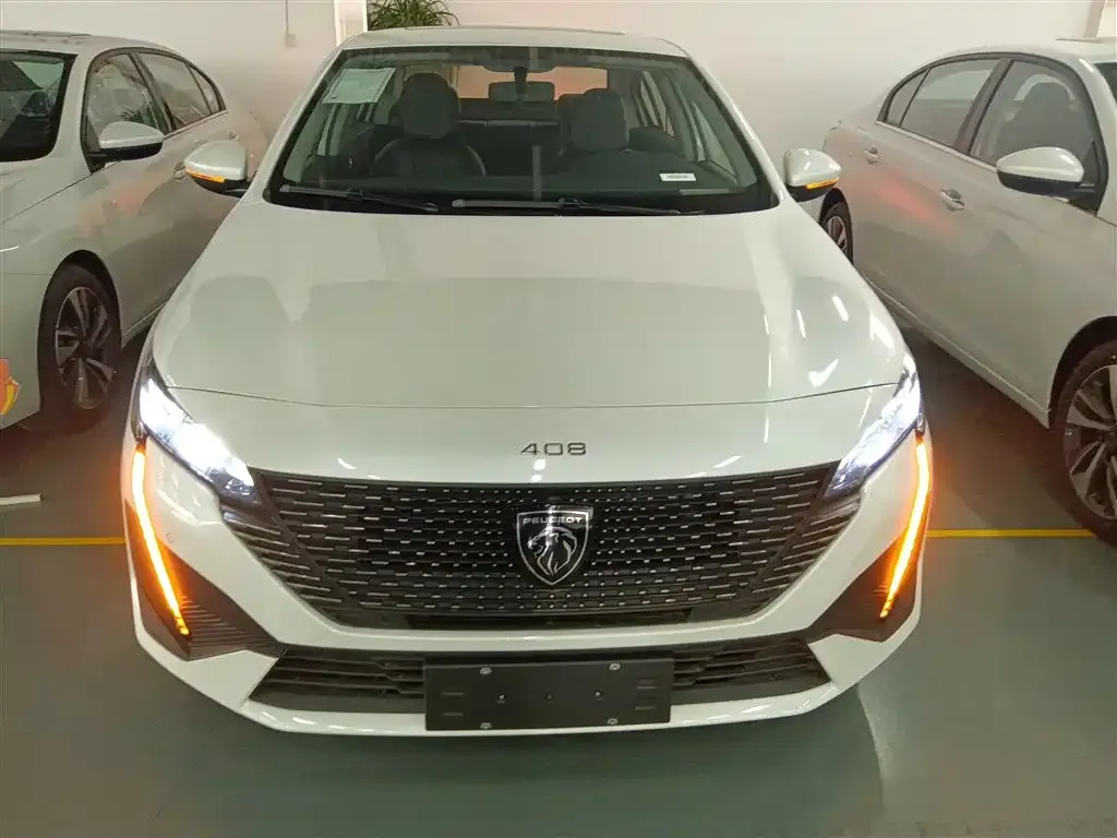 Peugeot 408 2025 из CN, фото 3