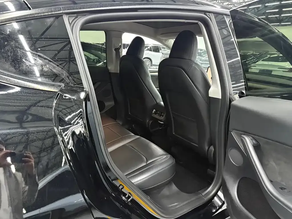Tesla Model Y 2023 из CN, фото 10