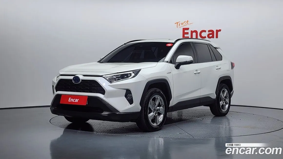 Toyota RAV4 — фото 1