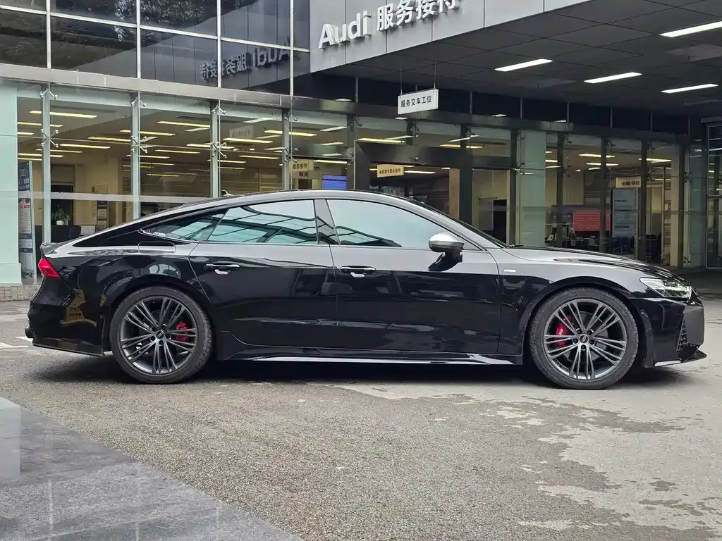 Audi A7 2024 из CN, фото 4