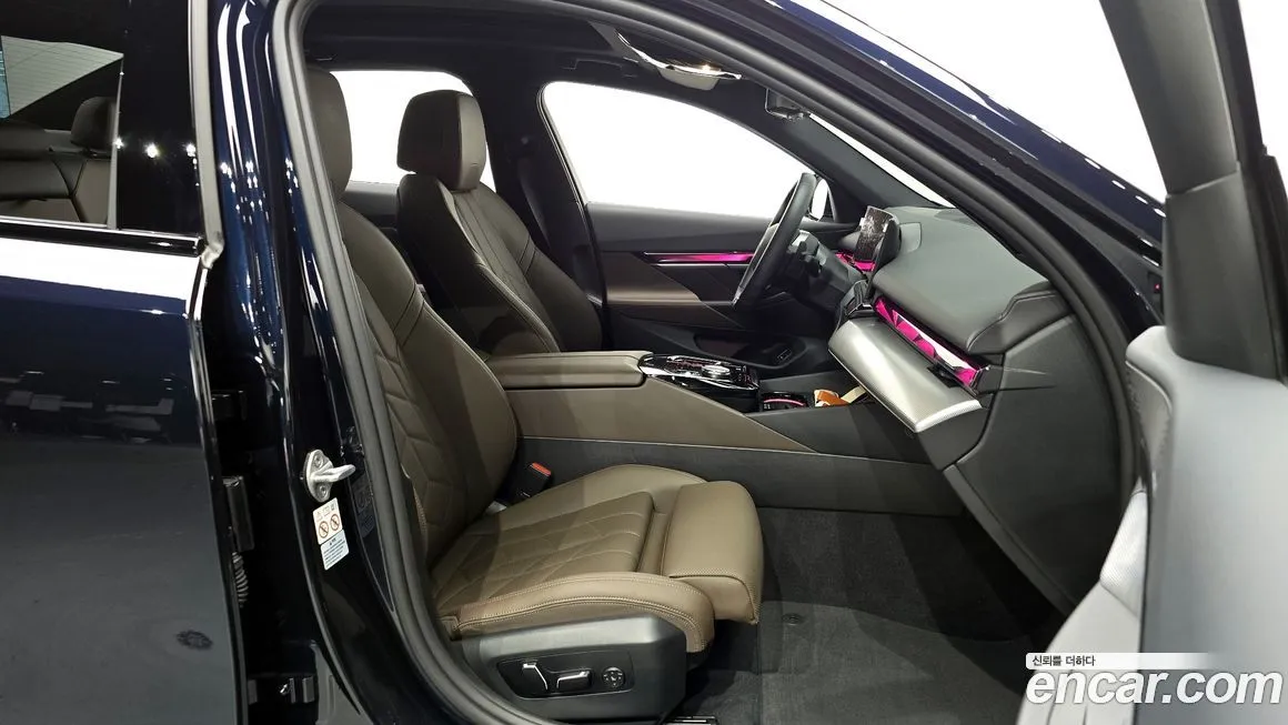 BMW 5-Series 2024 из KR, фото 10