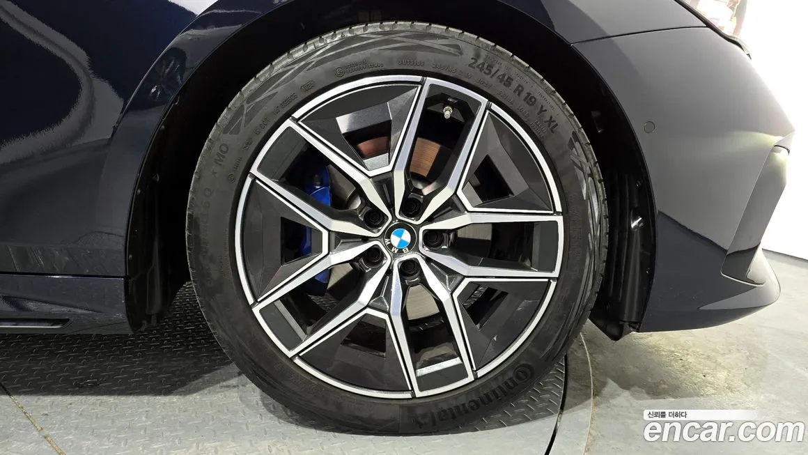BMW 5-Series 2024 из KR, фото 5