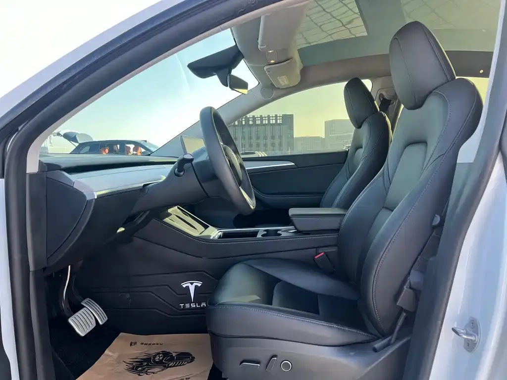 Tesla Model Y 2024 из CN, фото 8