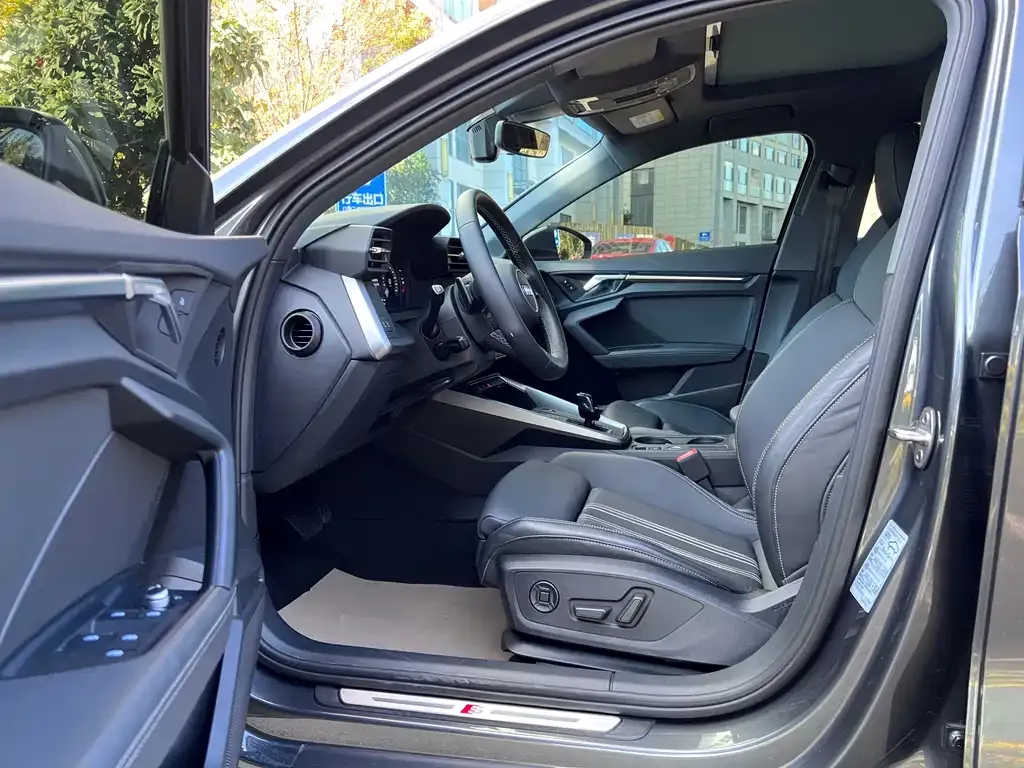 Audi A3 2024 из CN, фото 7