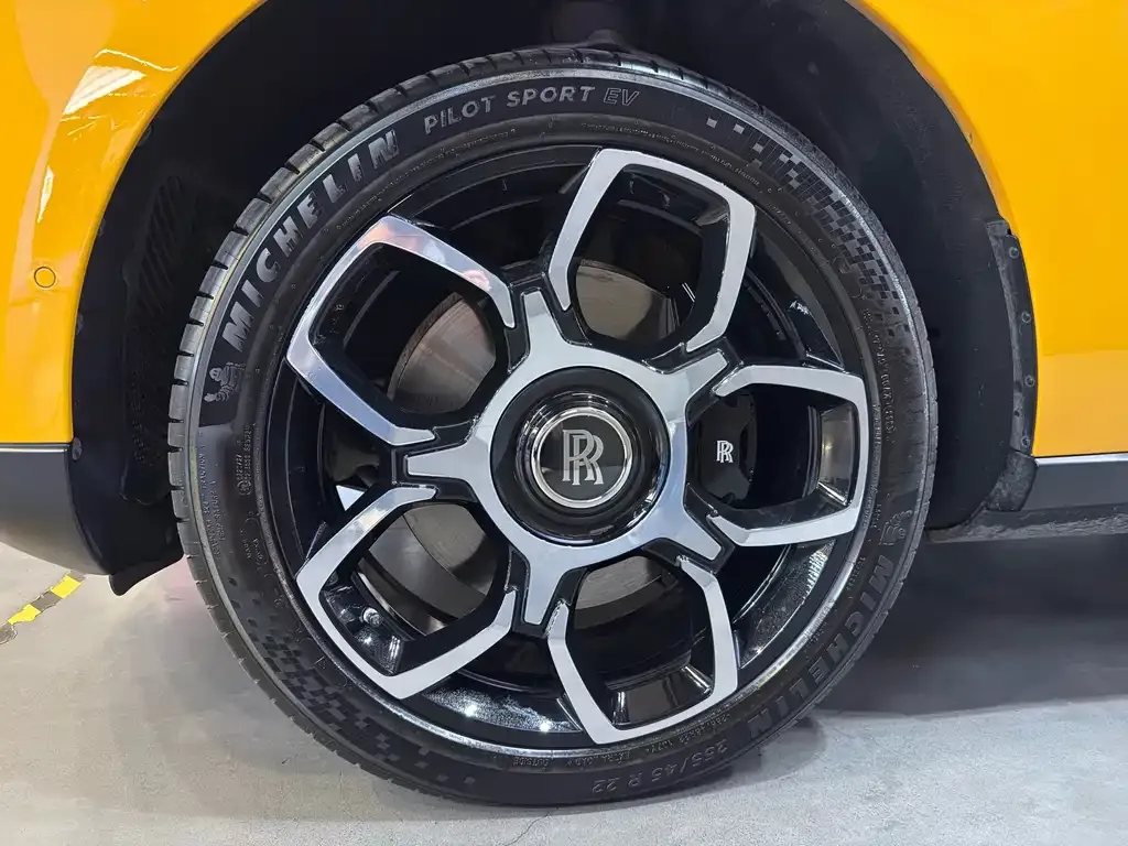 Rolls-Royce Cullinan 2024 из CN, фото 6
